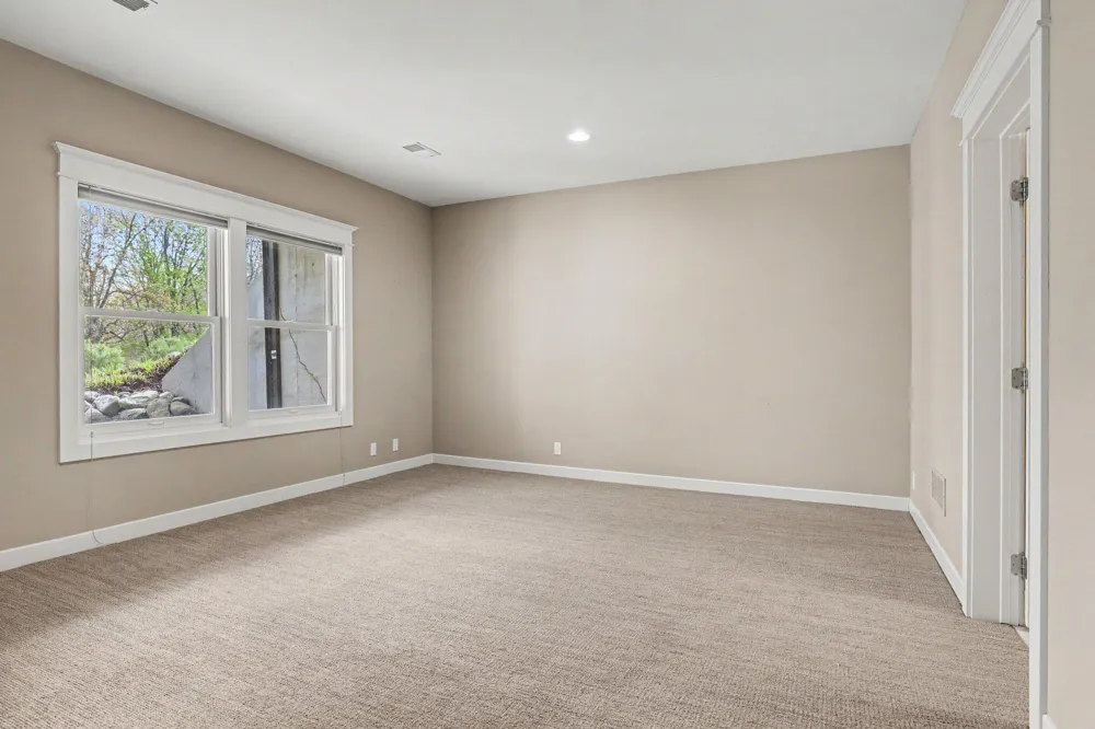 1670 Flowers Crossing Drive NE Grand Rapids Charter Township, MI 49525