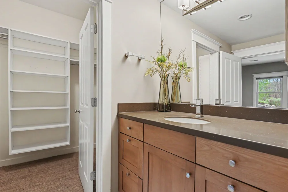 1670 Flowers Crossing Drive NE Grand Rapids Charter Township, MI 49525