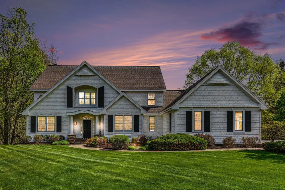 1670 Flowers Crossing Drive NE Grand Rapids Charter Township, MI 49525