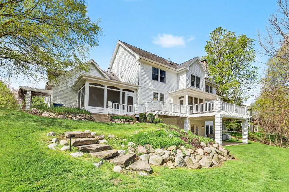 1670 Flowers Crossing Drive NE Grand Rapids Charter Township, MI 49525