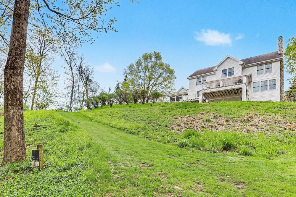1670 Flowers Crossing Drive NE Grand Rapids Charter Township, MI 49525