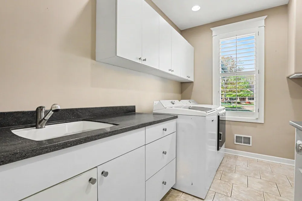 1670 Flowers Crossing Drive NE Grand Rapids Charter Township, MI 49525