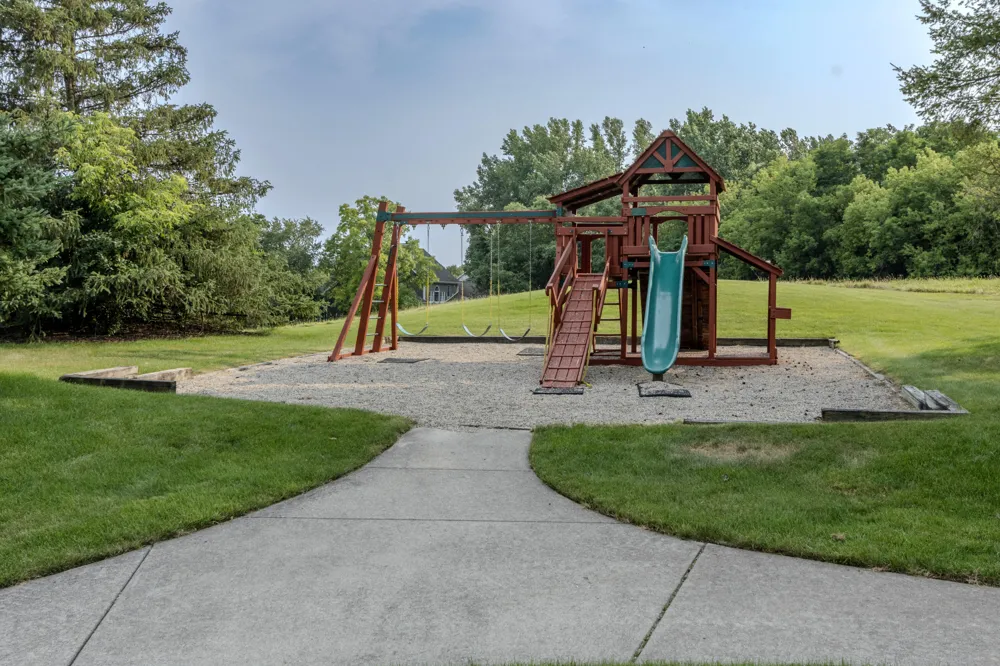 1670 Flowers Crossing Drive NE Grand Rapids Charter Township, MI 49525