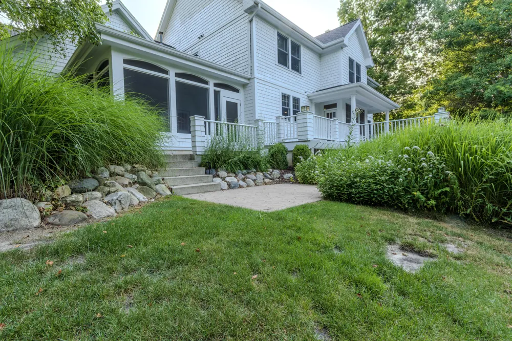 1670 Flowers Crossing Drive NE Grand Rapids Charter Township, MI 49525