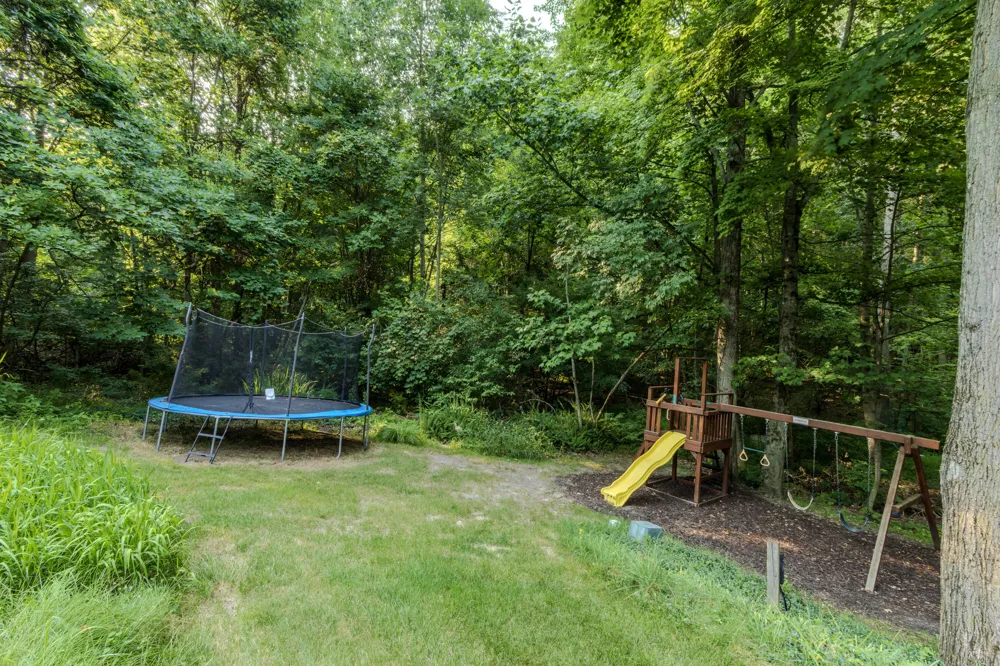 1670 Flowers Crossing Drive NE Grand Rapids Charter Township, MI 49525