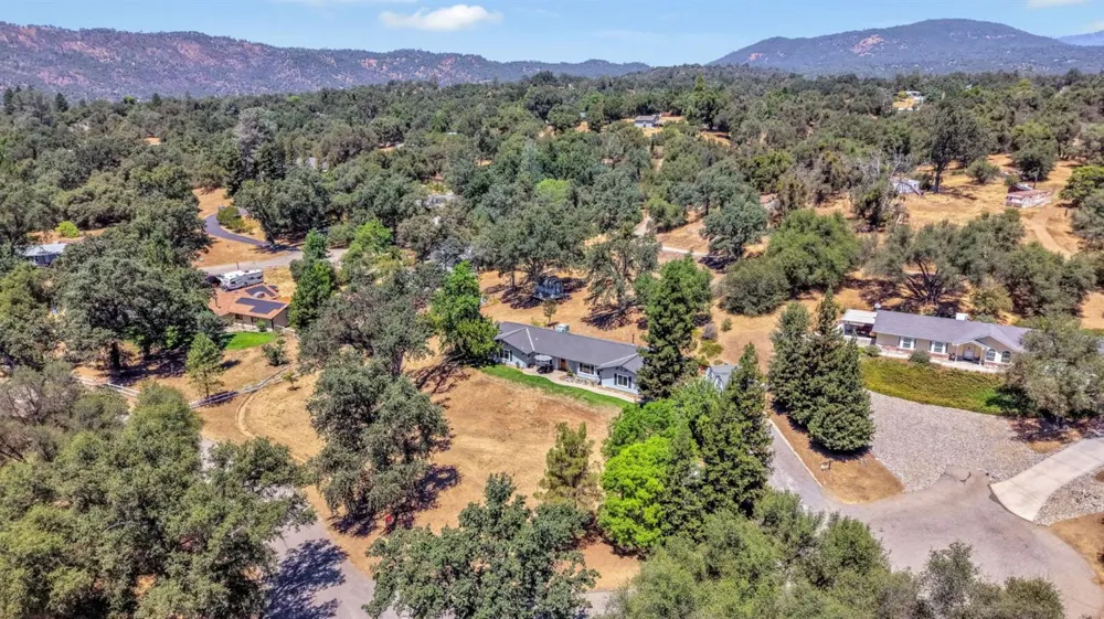 41820 Dillon Circle Ahwahnee, CA 93601