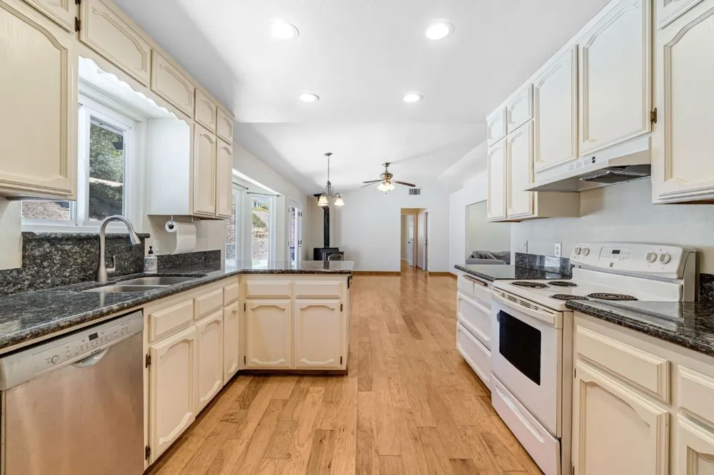 41820 Dillon Circle Ahwahnee, CA 93601