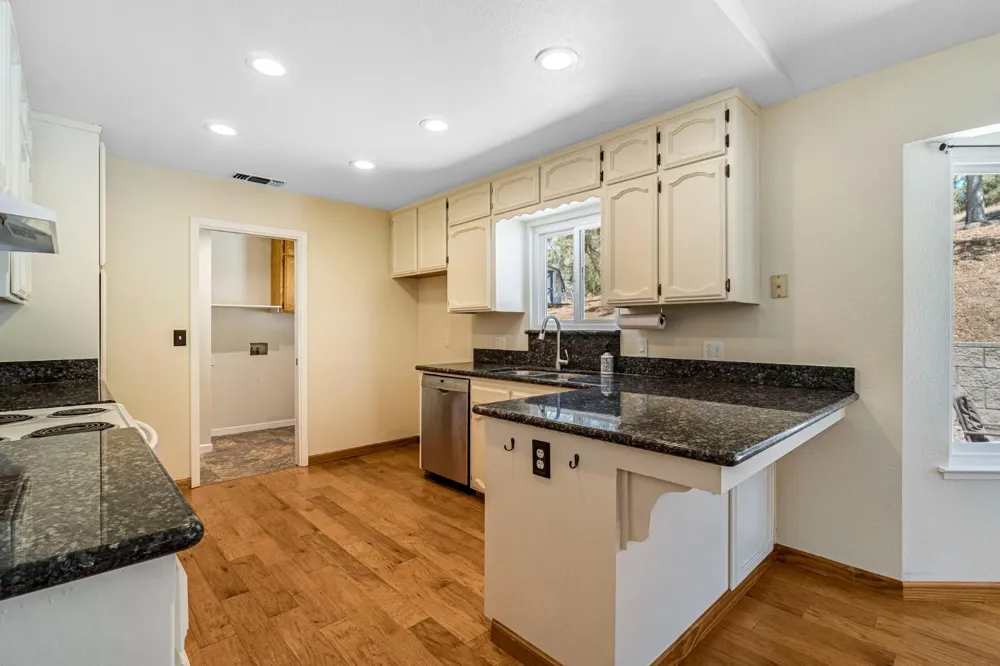 41820 Dillon Circle Ahwahnee, CA 93601