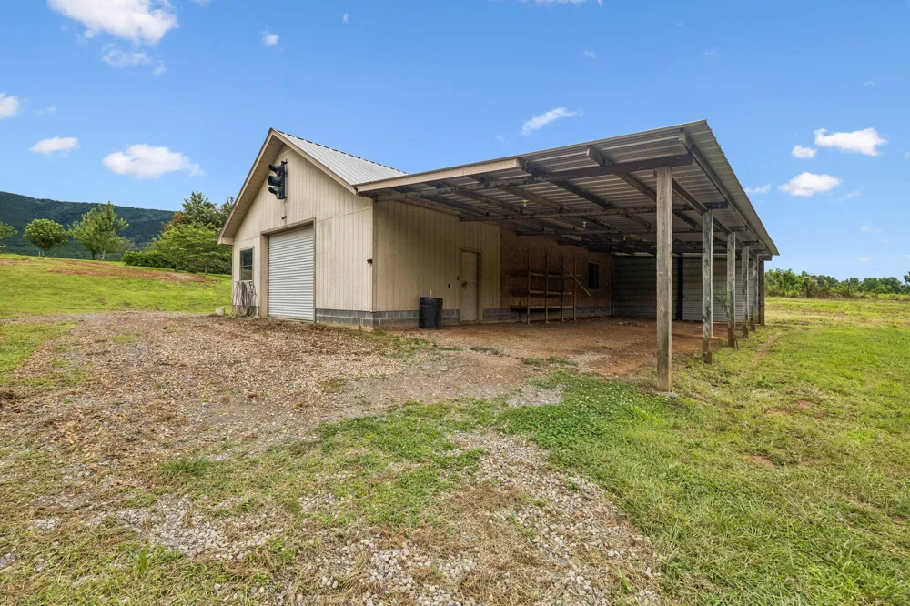 187 Burns Lane Benton, TN 37307