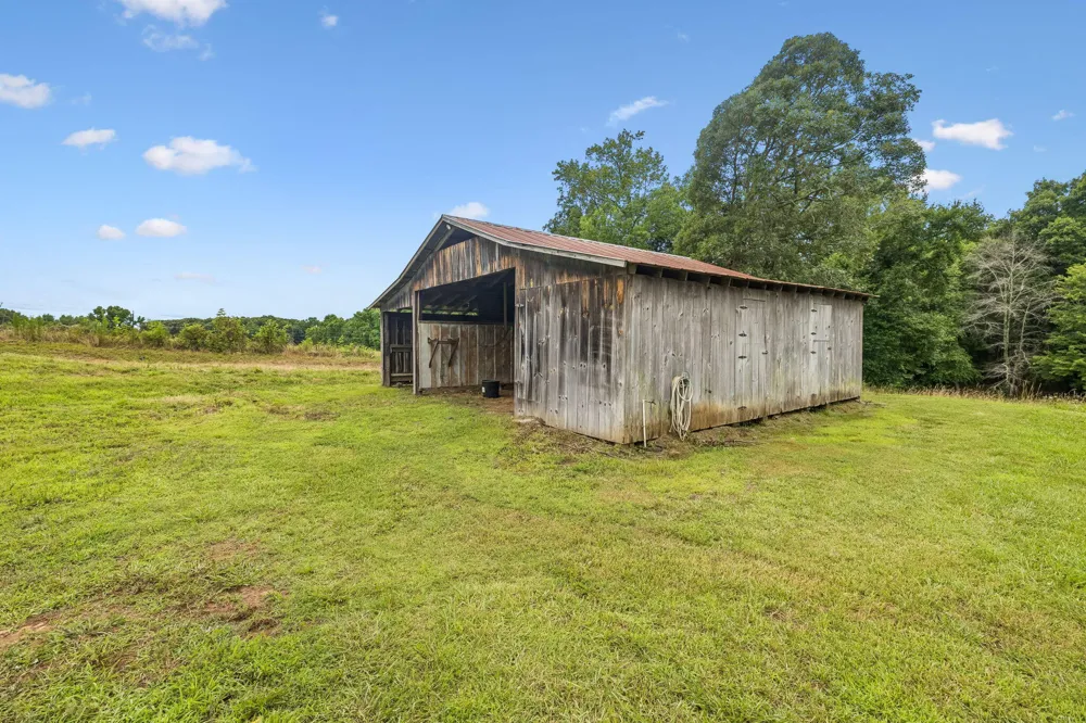 187 Burns Lane Benton, TN 37307