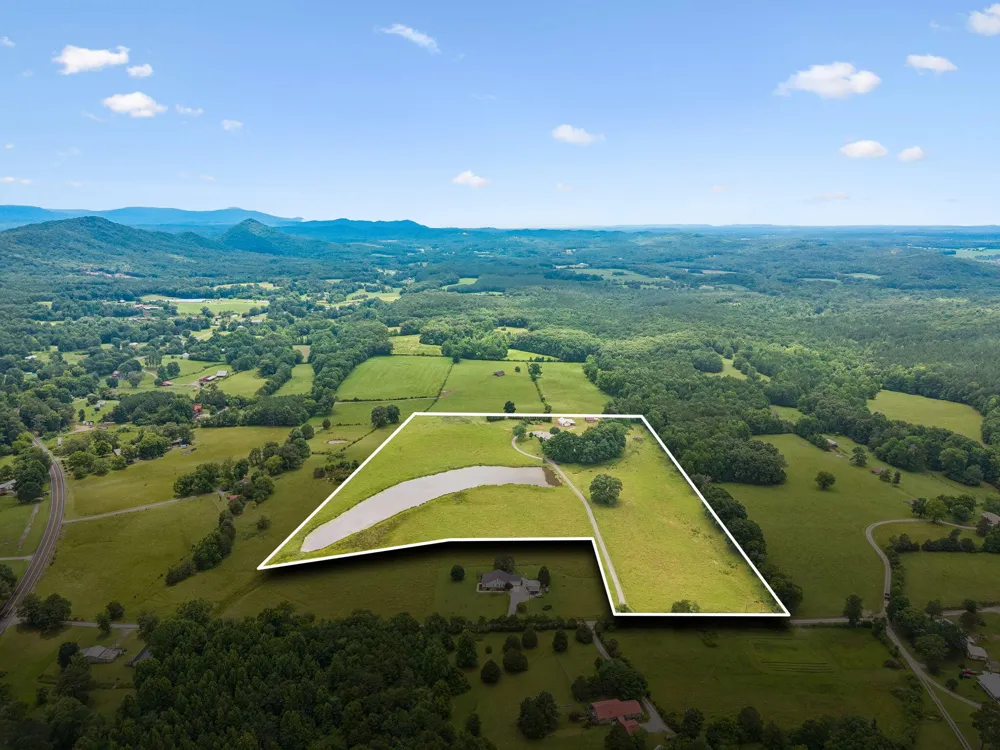 187 Burns Lane Benton, TN 37307