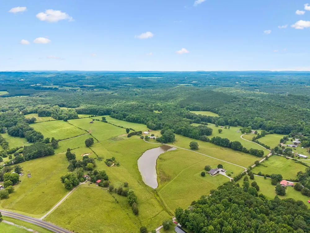 187 Burns Lane Benton, TN 37307