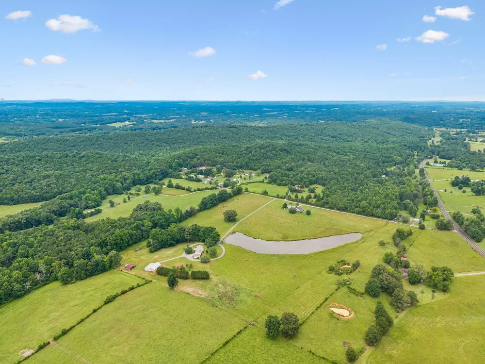 187 Burns Lane Benton, TN 37307
