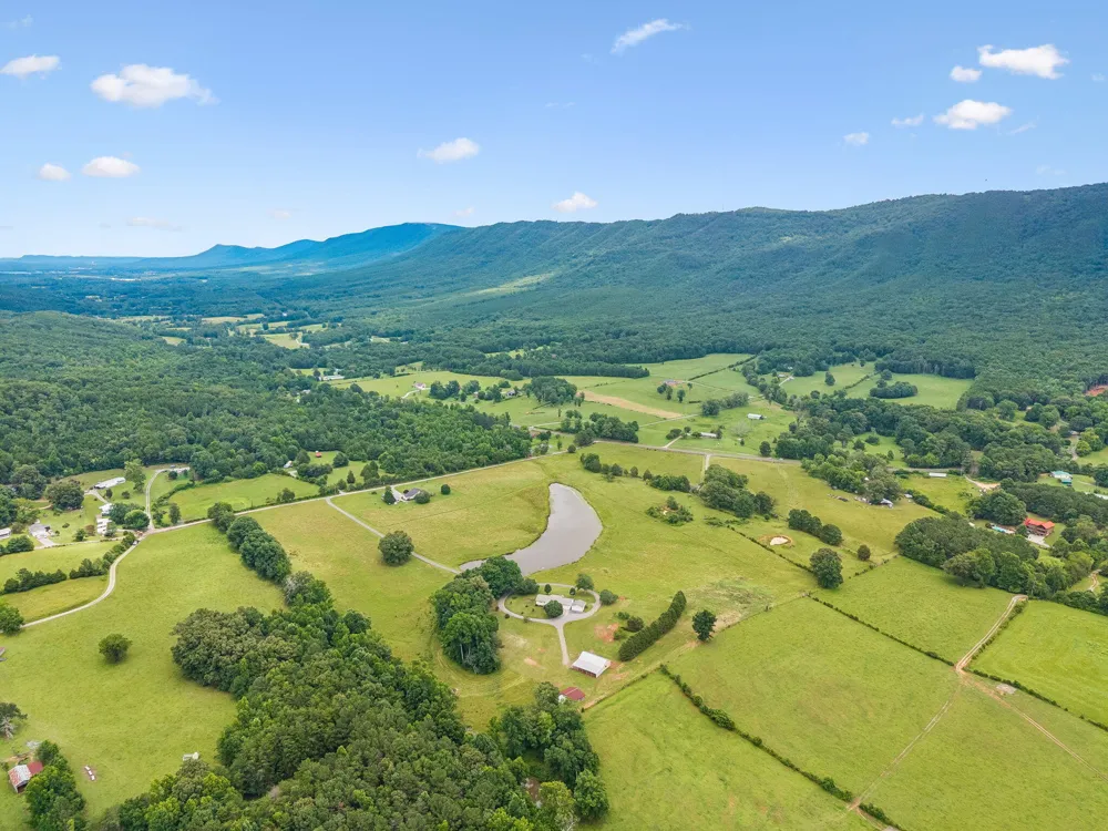 187 Burns Lane Benton, TN 37307