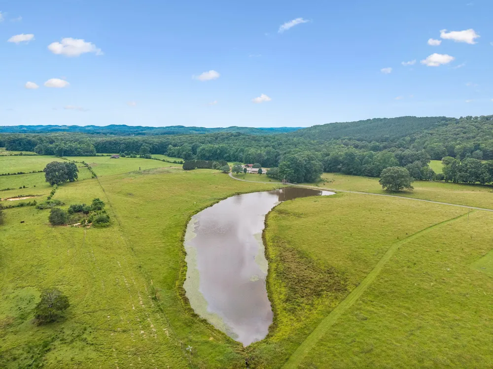 187 Burns Lane Benton, TN 37307