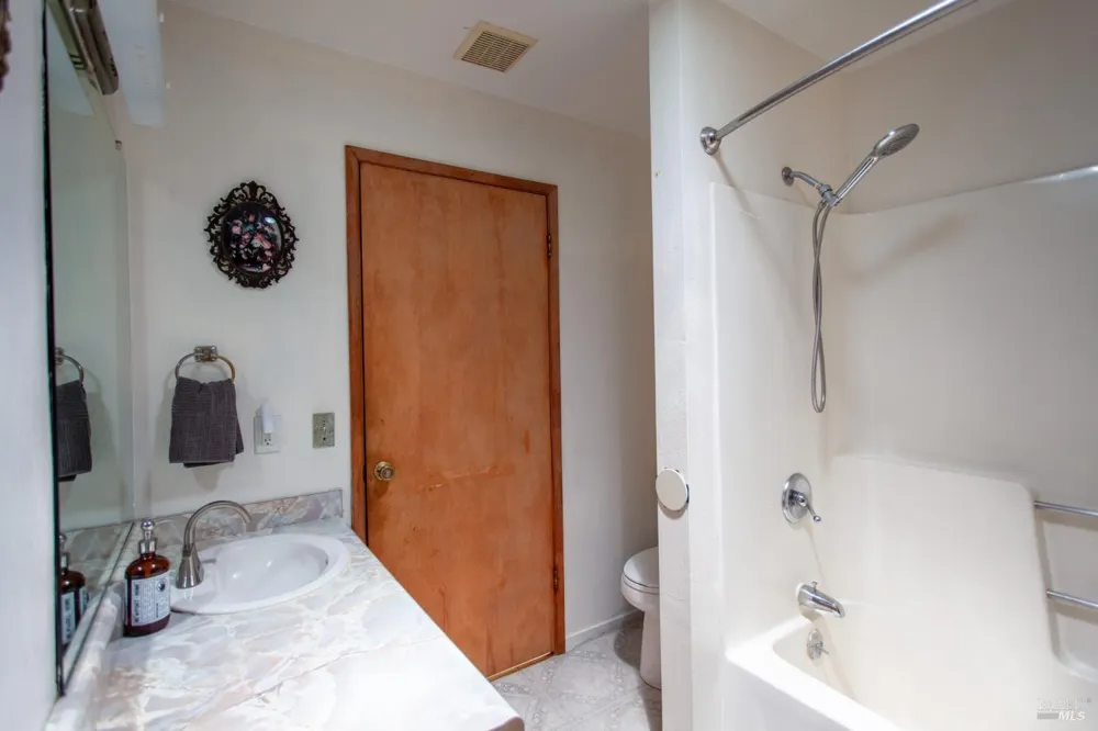 25071 Goose Lane Willits, CA 95490