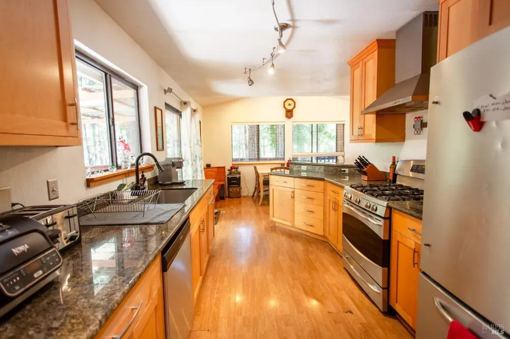 25071 Goose Lane Willits, CA 95490