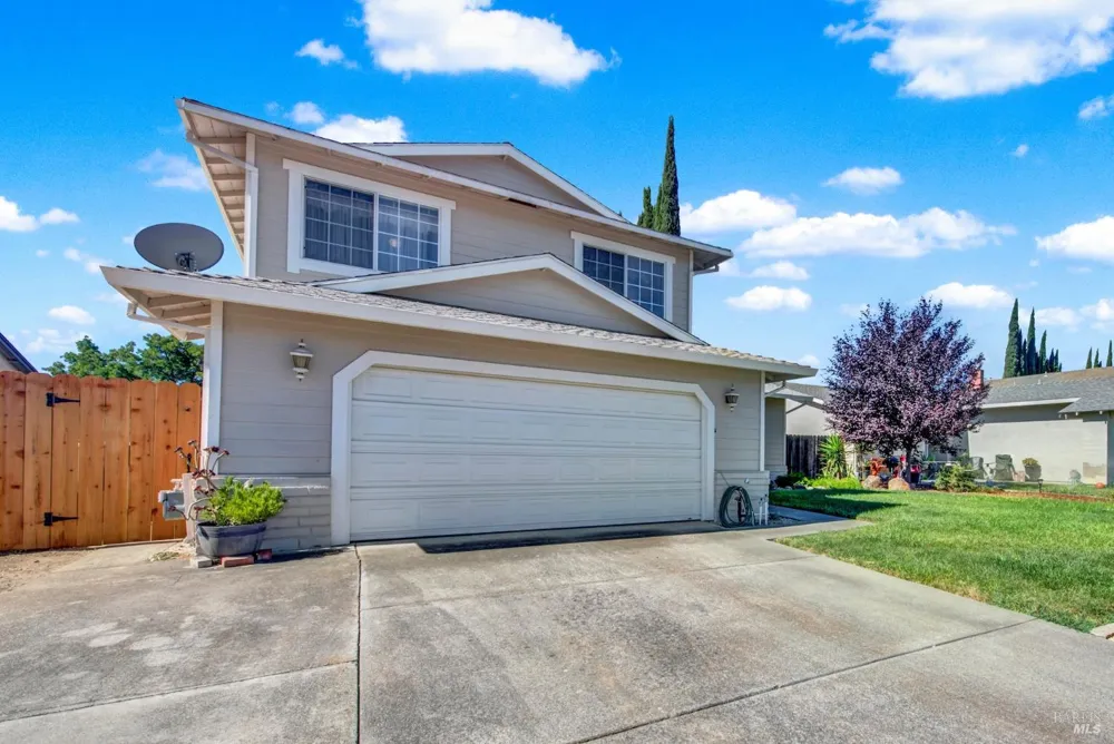 214 Gentry Circle Vacaville, CA 95687