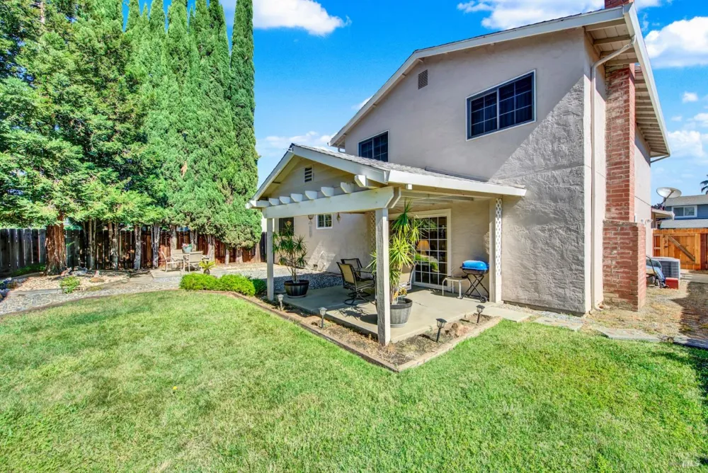214 Gentry Circle Vacaville, CA 95687