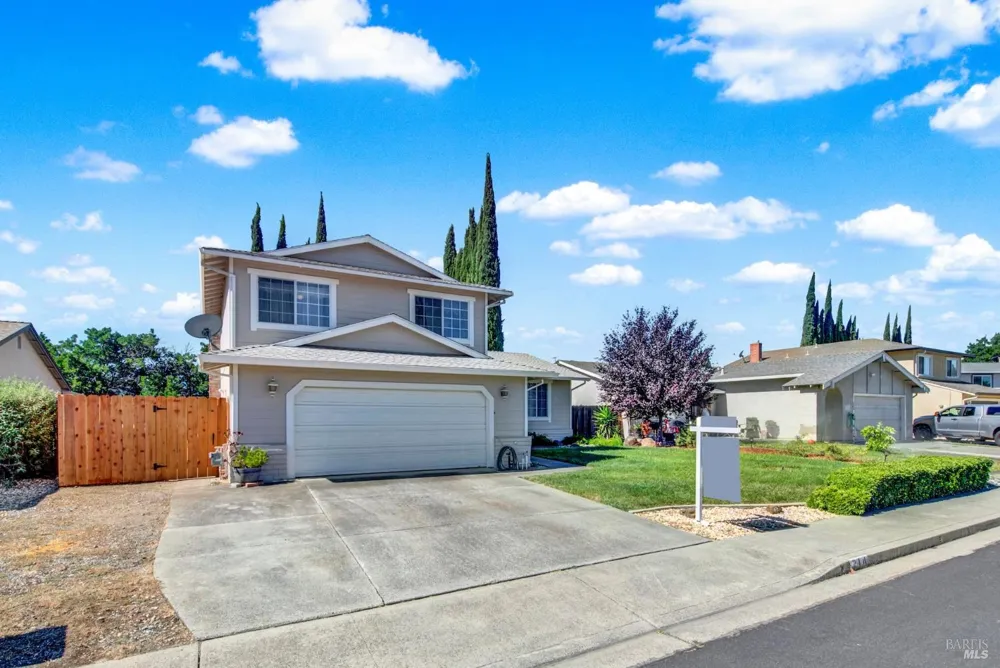 214 Gentry Circle Vacaville, CA 95687