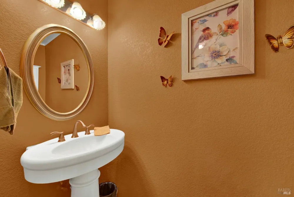 214 Gentry Circle Vacaville, CA 95687