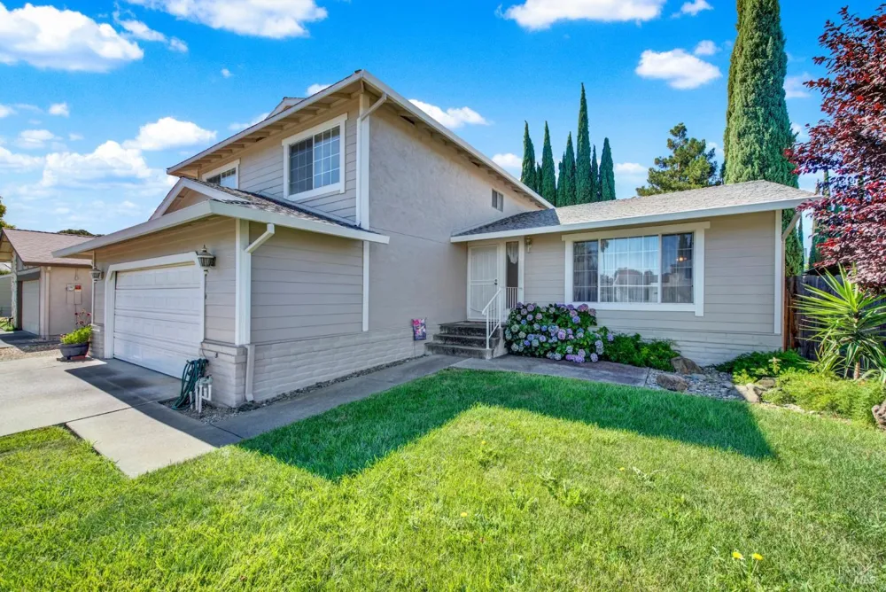 214 Gentry Circle Vacaville, CA 95687