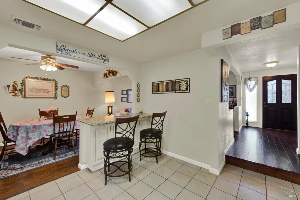 214 Gentry Circle Vacaville, CA 95687