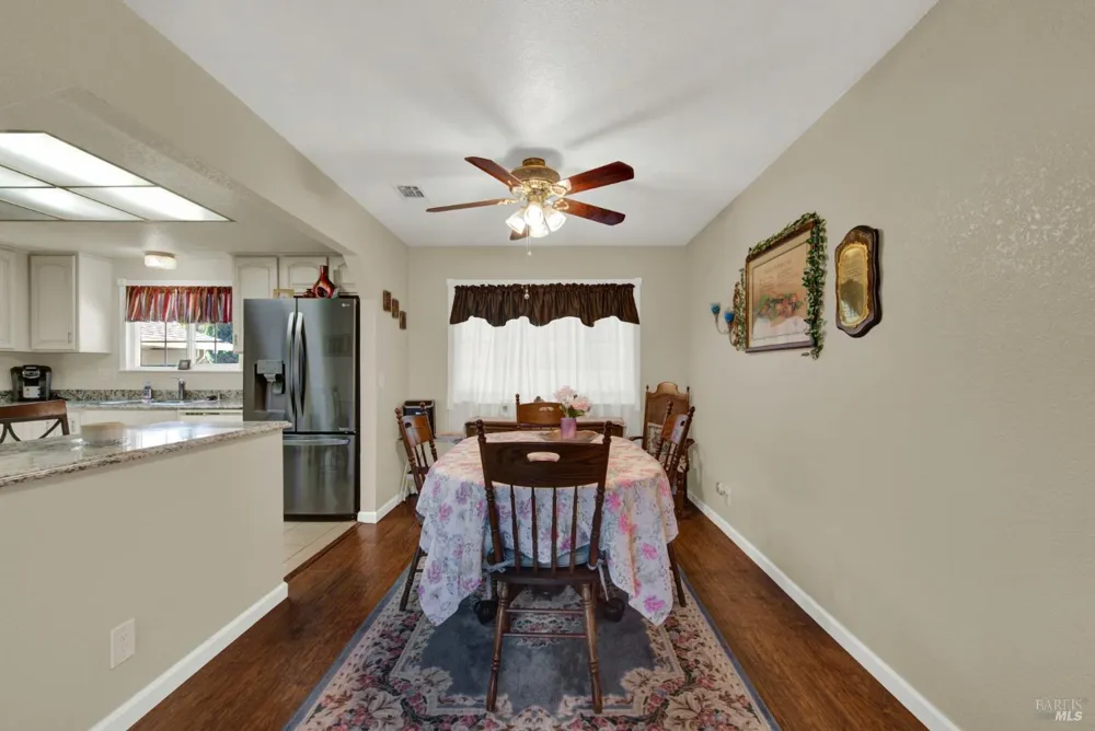 214 Gentry Circle Vacaville, CA 95687