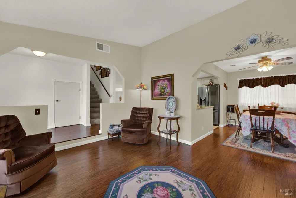 214 Gentry Circle Vacaville, CA 95687