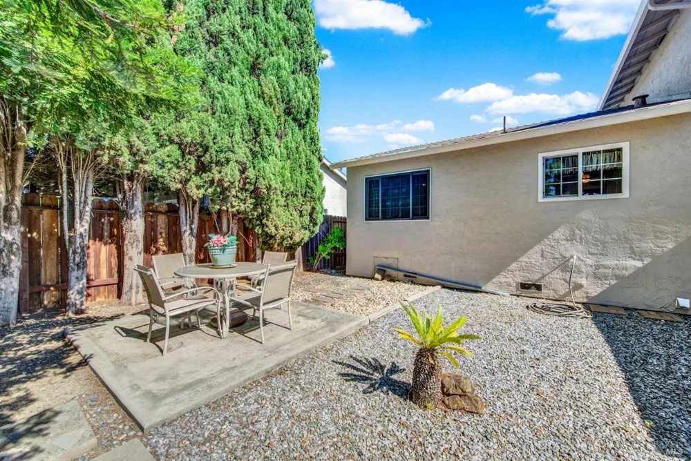 214 Gentry Circle Vacaville, CA 95687