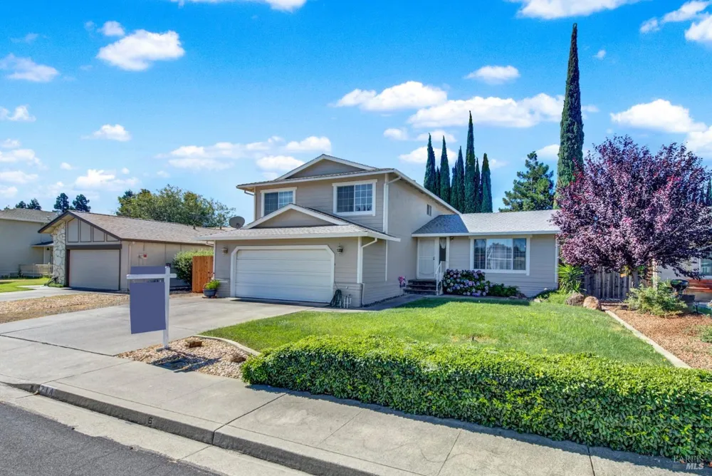214 Gentry Circle Vacaville, CA 95687