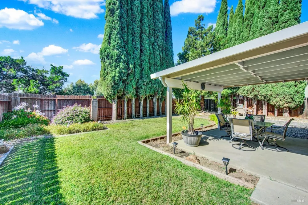214 Gentry Circle Vacaville, CA 95687