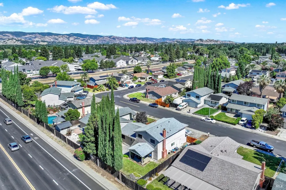 214 Gentry Circle Vacaville, CA 95687