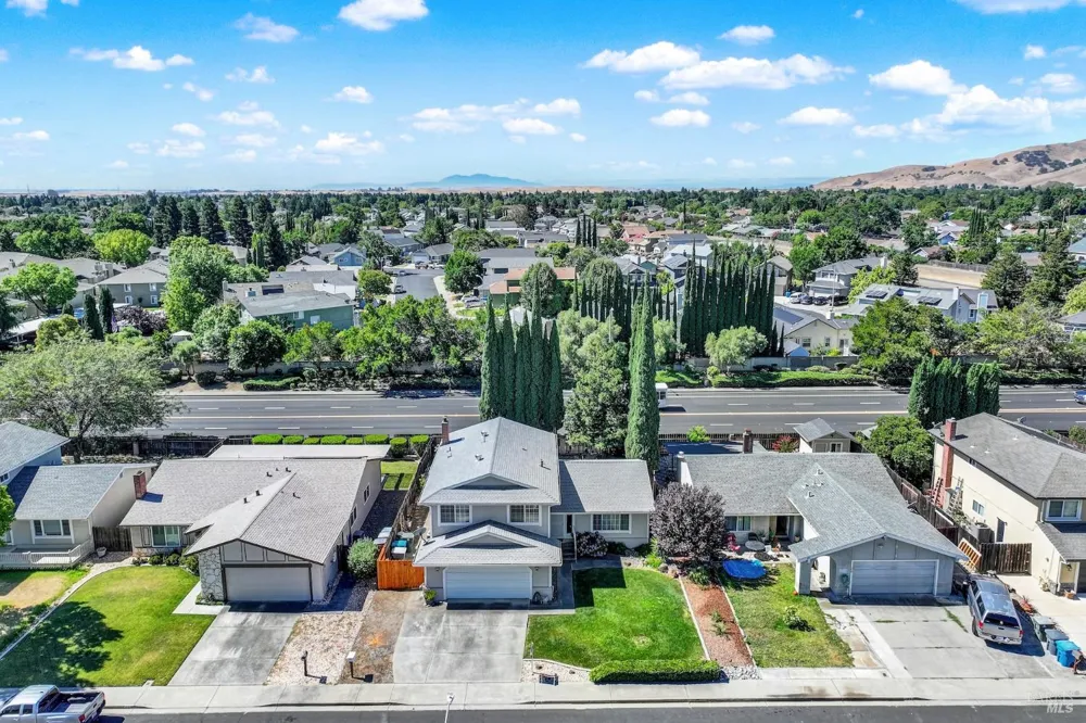 214 Gentry Circle Vacaville, CA 95687