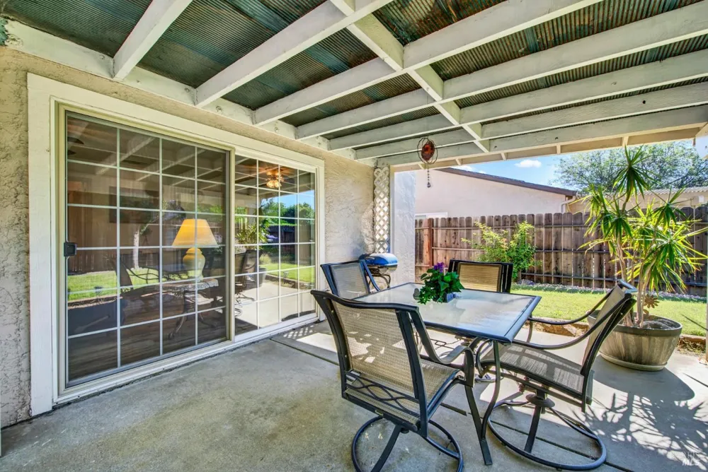 214 Gentry Circle Vacaville, CA 95687