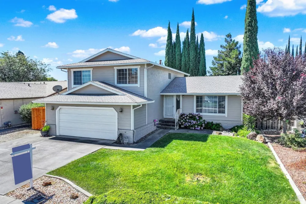 214 Gentry Circle Vacaville, CA 95687