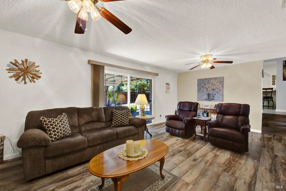 214 Gentry Circle Vacaville, CA 95687