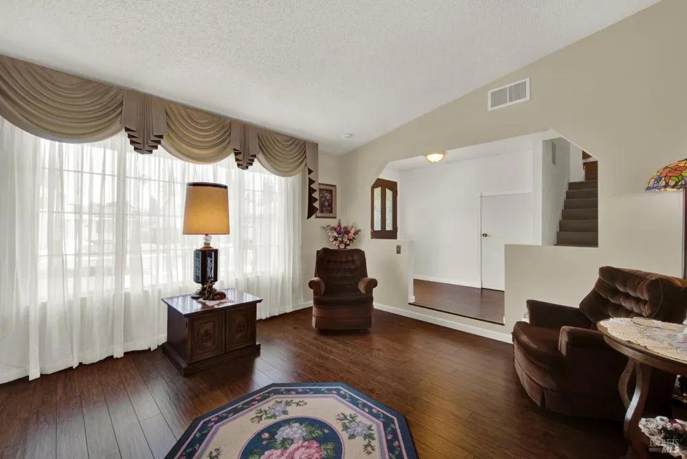 214 Gentry Circle Vacaville, CA 95687