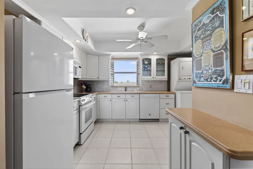 801 Lake Shore Drive #414 Lake Park, FL 33403