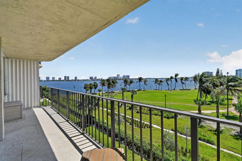 801 Lake Shore Drive #414 Lake Park, FL 33403