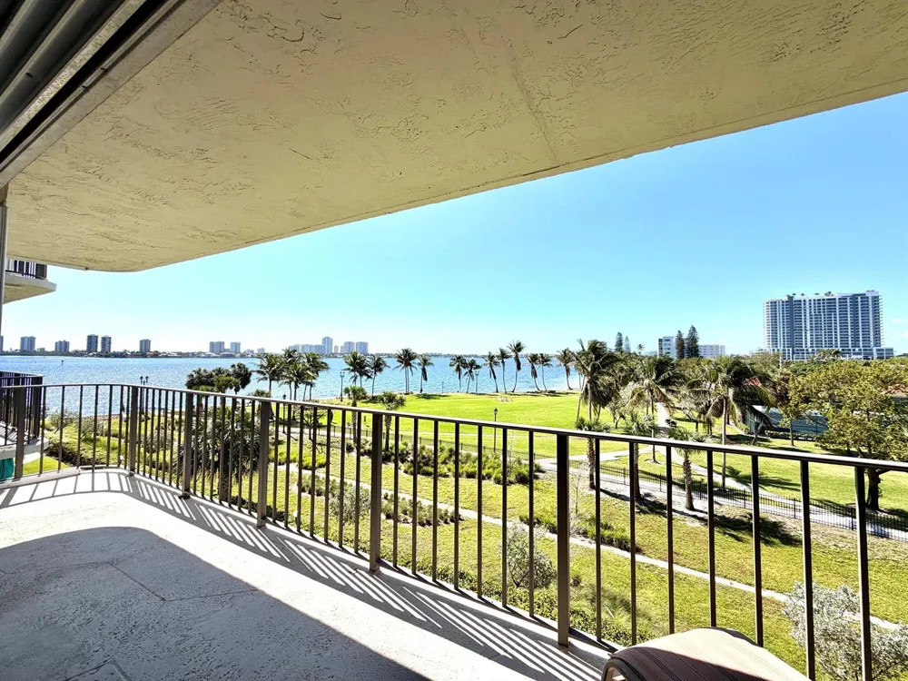 801 Lake Shore Drive #414 Lake Park, FL 33403