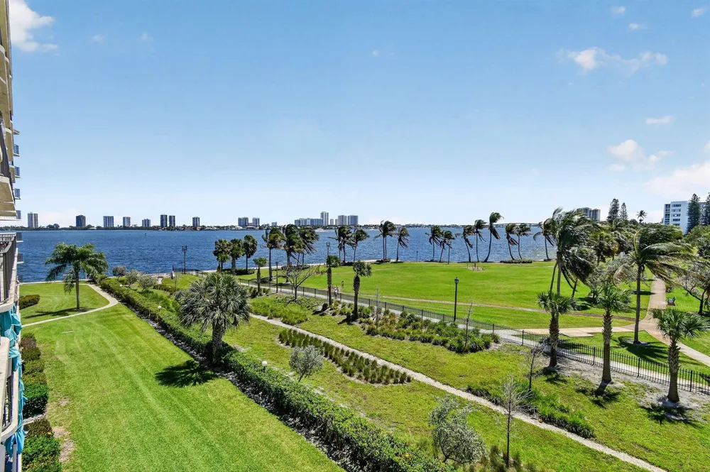 801 Lake Shore Drive #414 Lake Park, FL 33403