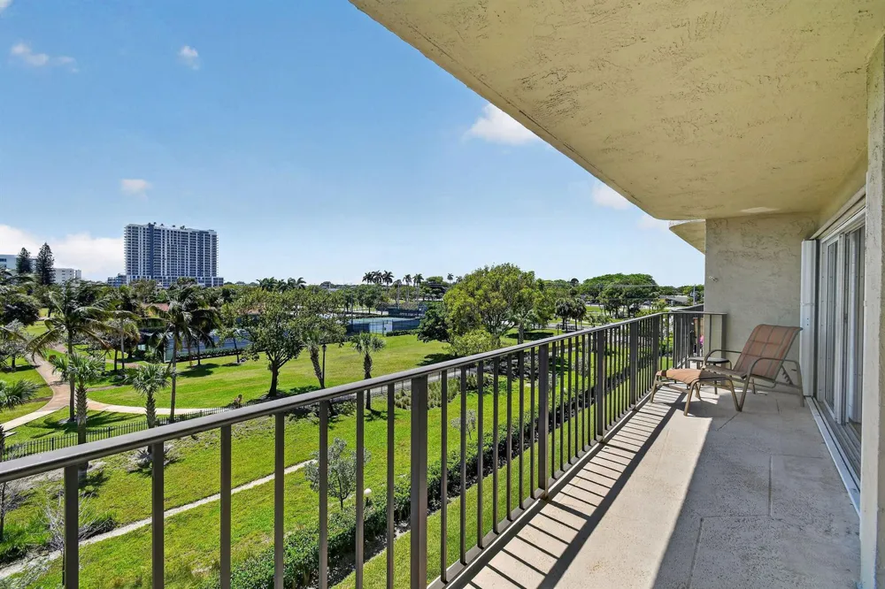 801 Lake Shore Drive #414 Lake Park, FL 33403