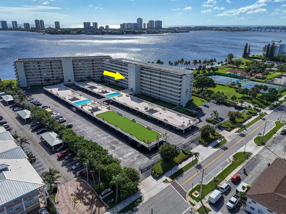 801 Lake Shore Drive #414 Lake Park, FL 33403