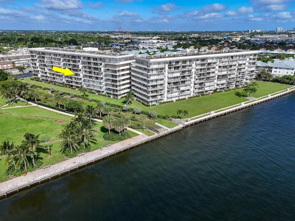 801 Lake Shore Drive #414 Lake Park, FL 33403