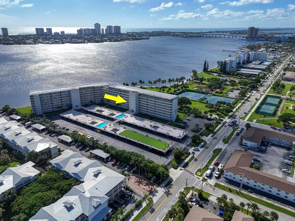 801 Lake Shore Drive #414 Lake Park, FL 33403