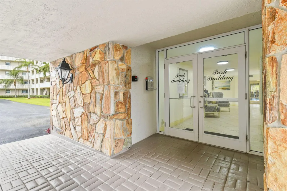 801 Lake Shore Drive #414 Lake Park, FL 33403