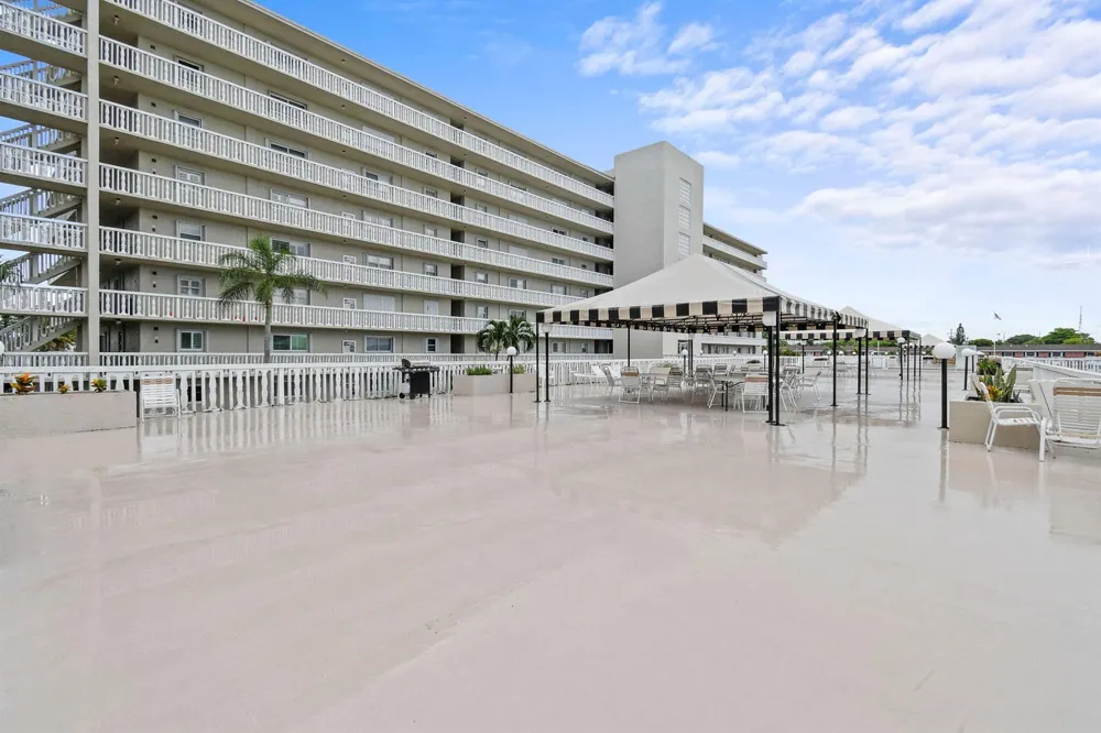801 Lake Shore Drive #414 Lake Park, FL 33403