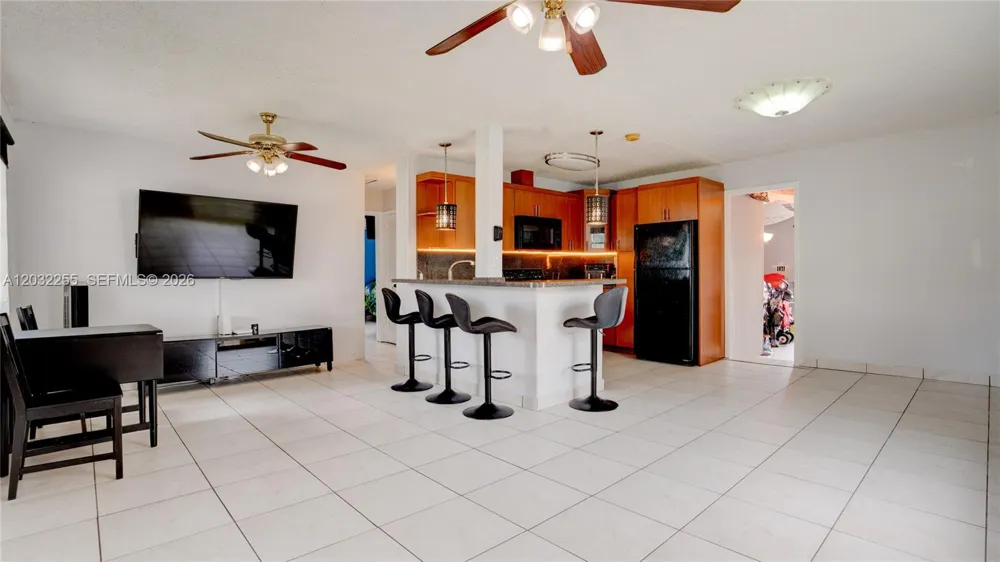 9840 SW 48th St Miami, FL 33165