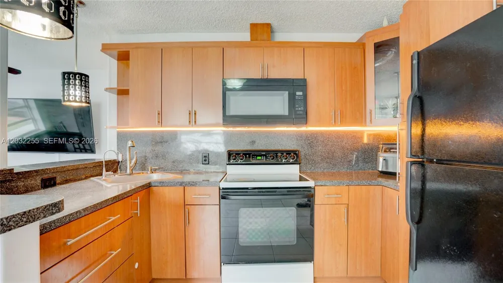 9840 SW 48th St Miami, FL 33165